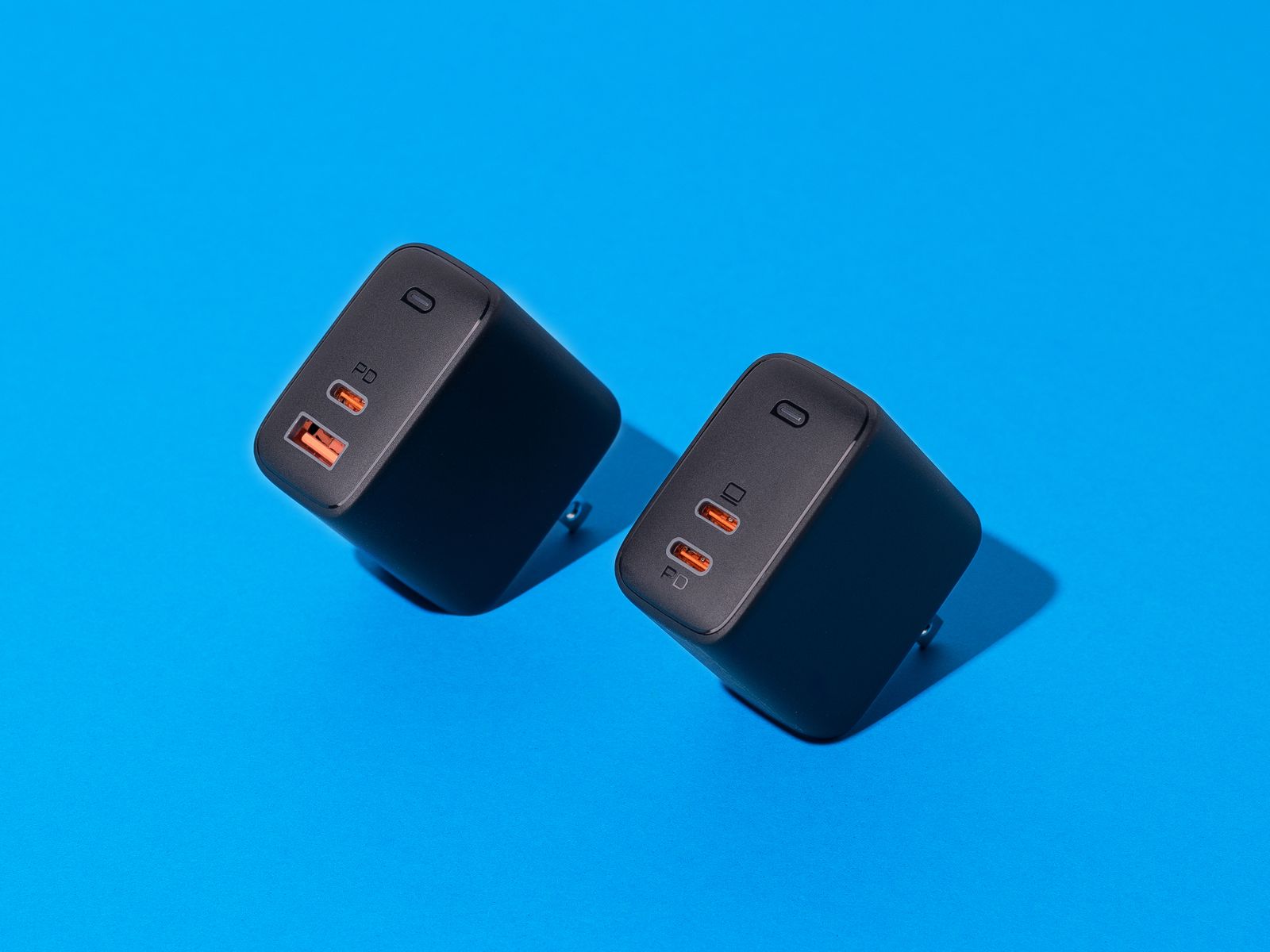 65W GaN 雙孔充電器